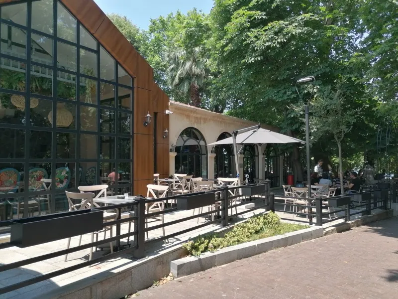 Değirmendere Çınarlık Meydan Kafe kış aylarında da    YOĞUN İLGİ GÖRMEYE DEVAM EDİYOR