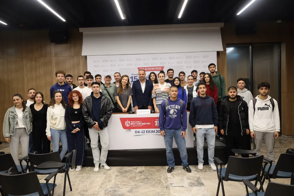 Kocaeli Kitap Fuarı’nda söyleşiler tüm hızıyla devam ediyor;  KUTLU’DAN TEPÜK OYUNU, ARPACI’DAN MOMO ÖYKÜSÜ