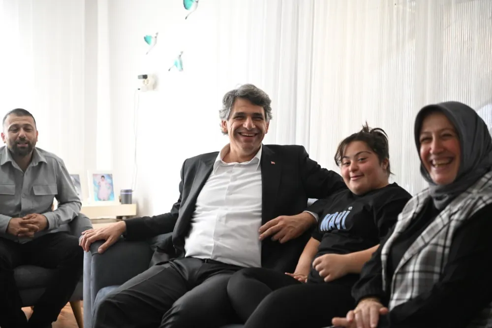 Down sendromlu Elanur, yüzmede birinci oldu