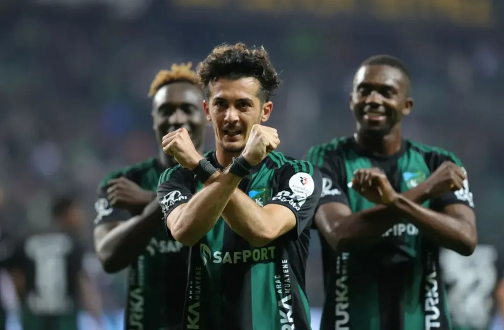 Kocaelispor’dan Tarihi 3 Maçlık Galibiyet Serisi:  KOCAELİSPOR 2 – ALANYASPOR 0