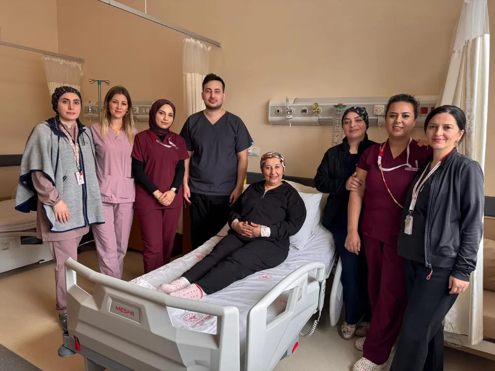 GÖLCÜK NECATİ ÇELİK DEVLET HASTANESİNDE   LAPAROSKOPİK AMELİYATLA YAŞAM KALİTESİNE KAVUŞTU