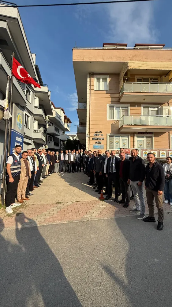 Anahtar Parti’den Gölcük Esnafına AHİ’lik Haftası Ziyareti            “ESNAFIN YANINDAYIZ, SORUNLARI ÇÖZMEYE GELİYORUZ”