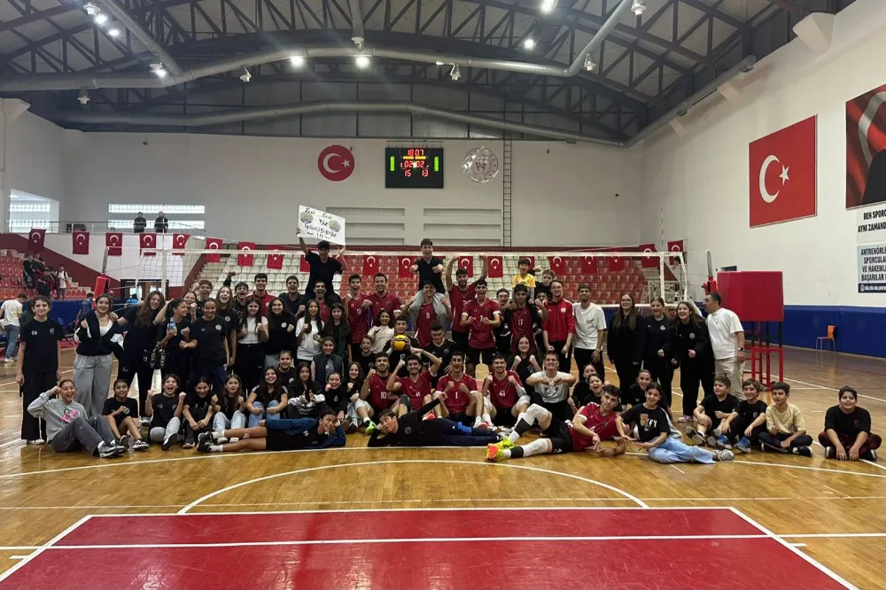 GÖLCÜK BELEDİYESPOR ERKEK VOLEYBOL TAKIMI GALİBİYETLE BAŞLADI 