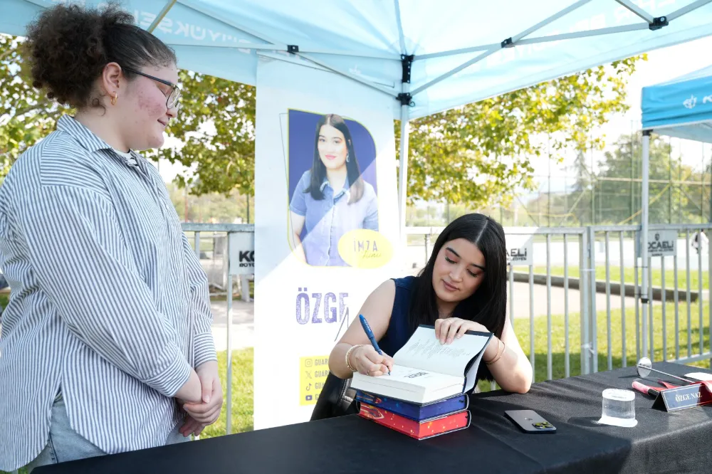 Kitap Fuarı’nda genç yazarlara yoğun ilgi
