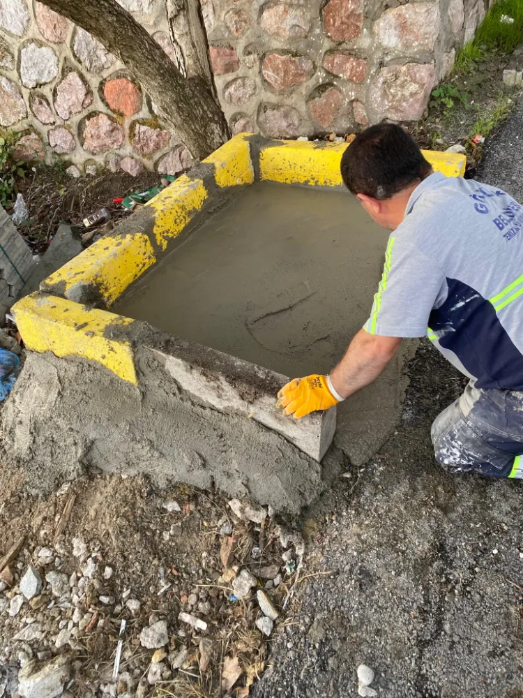 Gölcük’te konteynerler daha düzenli ve estetik hale getiriliyor