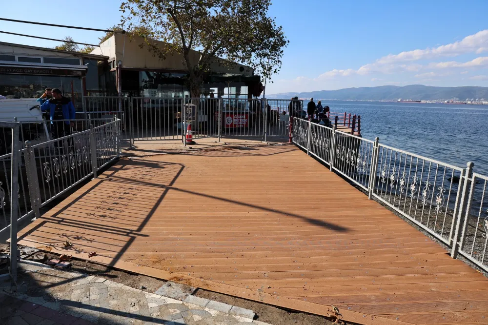 Değirmendere sahiline yeni yaya geçiş köprüsü 