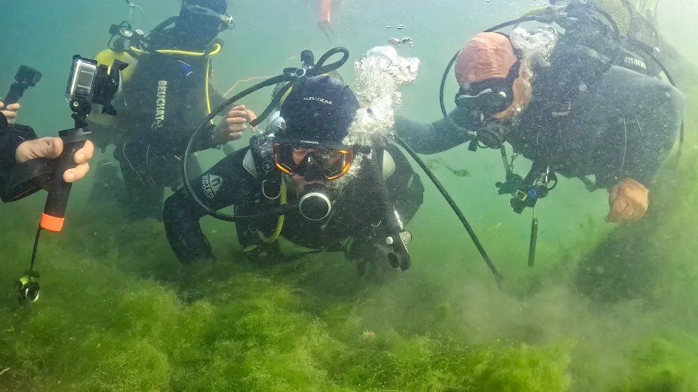 Başkan Büyükakın, İzmit Körfezi’nde dalış yaptı,   DİPTEN DİRİLİŞE CANLI TANIKLIK