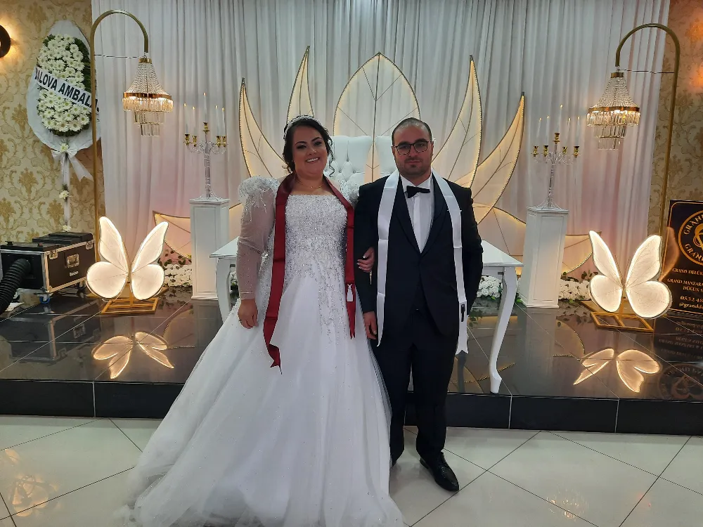 Merve ve Osman çifti rüya gibi bir düğün töreni ile    DÜNYAEVİNE GİRDİ