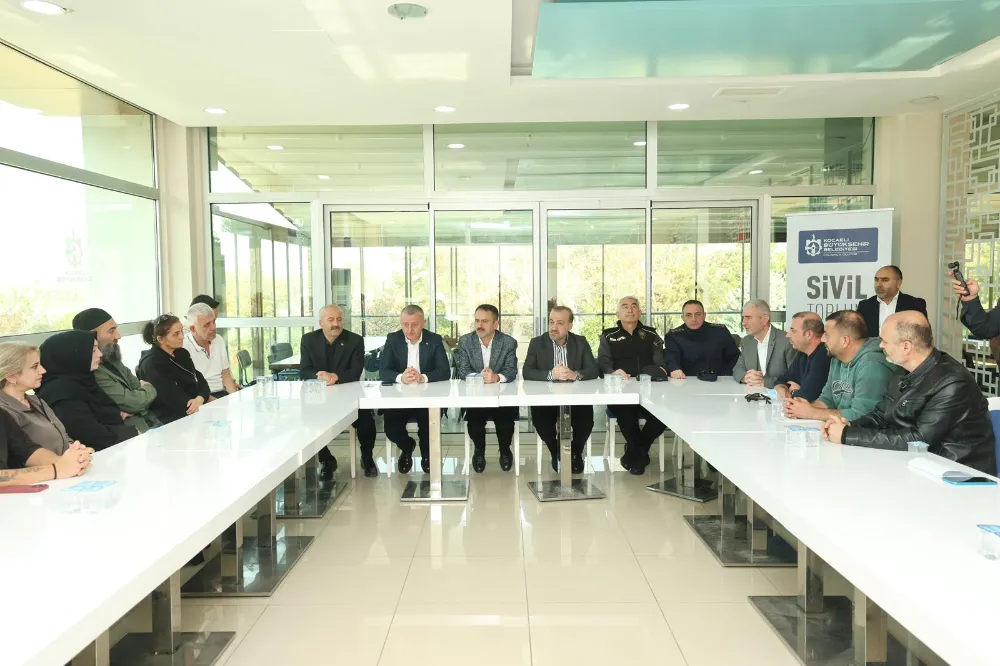 Evlerine giremeyen ailelere moral ziyareti