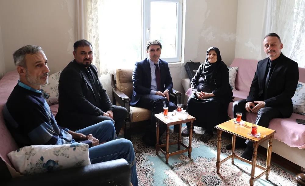 Taziye ekipleri kapı kapı geziyor;  KOCAELİ BÜYÜKŞEHİR ACILARI HAFİFLETİYOR