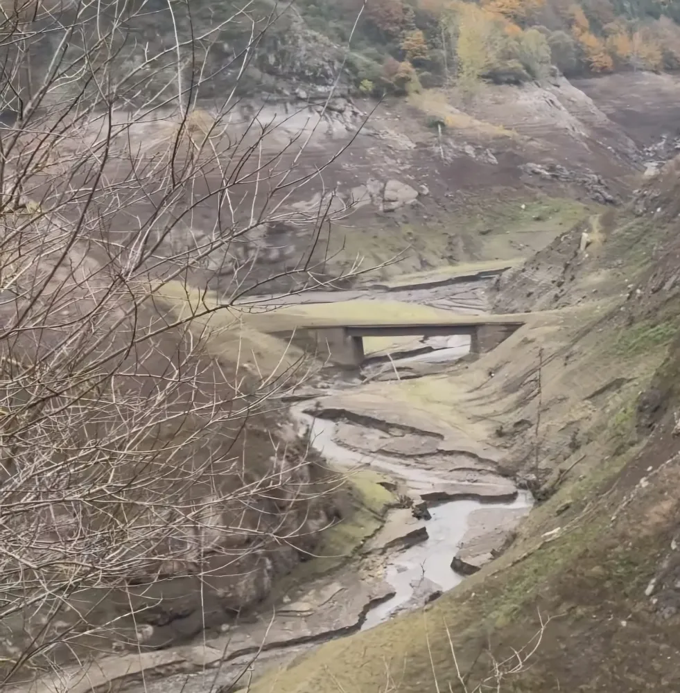 Yuvacık Barajı’nda Doluluk Oranı Yüzde 11’e Düştü  ESKİ KÖPRÜ GÖRÜNÜR HALE GELDİ