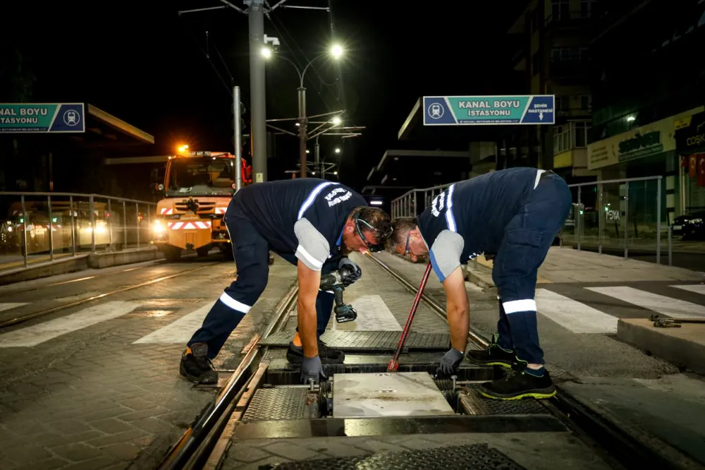 Gündüz ulaşım, gece bakım;  TRAMVAYDA 7/24 DURMAKSIZIN HİZMET