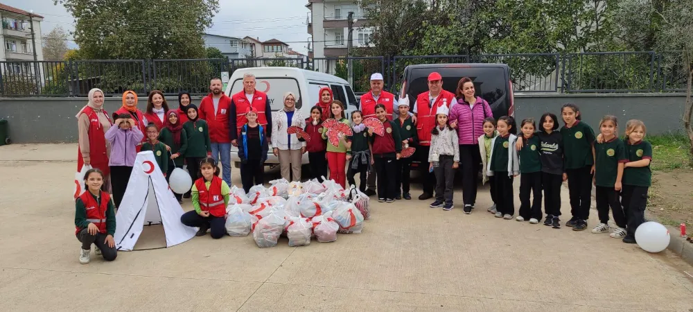 İhsaniye Fidanlık İlköğretim Okulu’nda Kızılay Haftası’na Anlamlı Kutlama