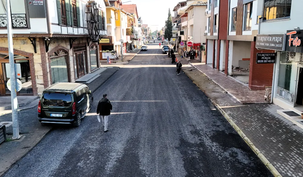 Kartepe Hüsnü Efe Caddesi yenileniyor;  KOCAELİ BÜYÜKŞEHİR HER NOKTAYA DOKUNUYOR 