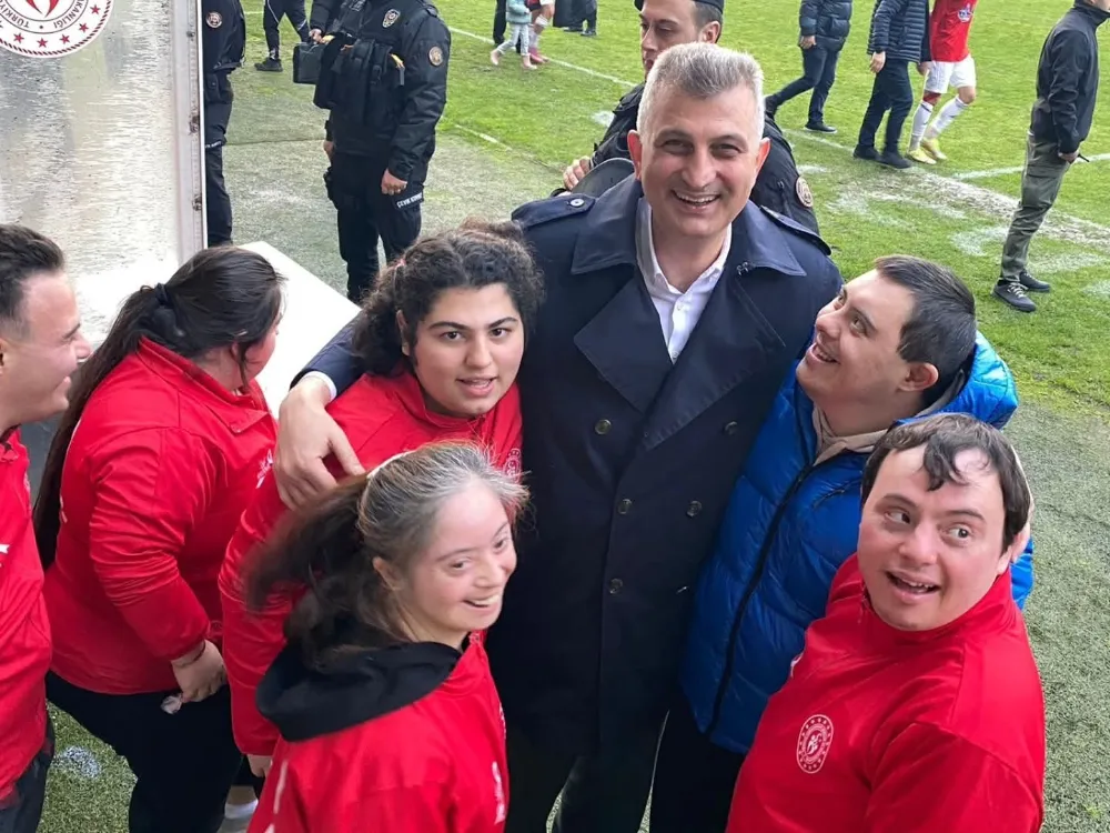 Gölcük Belediye Başkanı Ali Yıldırım Sezer  “HAYATI PAYLAŞMAK ADINA HİÇBİR ENGEL TANIMIYORUZ”