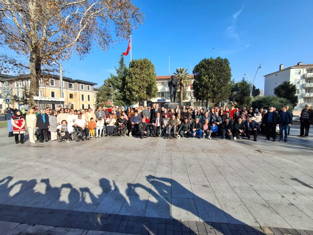   Gölcük’te Engelliler Günü programı yoğun katılımla gerçekleşti    “BİZ BİRLİKTE GÜÇLÜYÜZ”