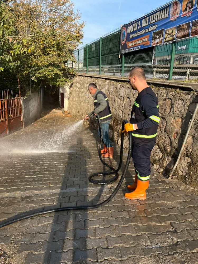 Gölcük’te Alt Geçitlerde Dezenfeksiyonlu Temizlik Çalışmaları Aralıksız Sürüyor