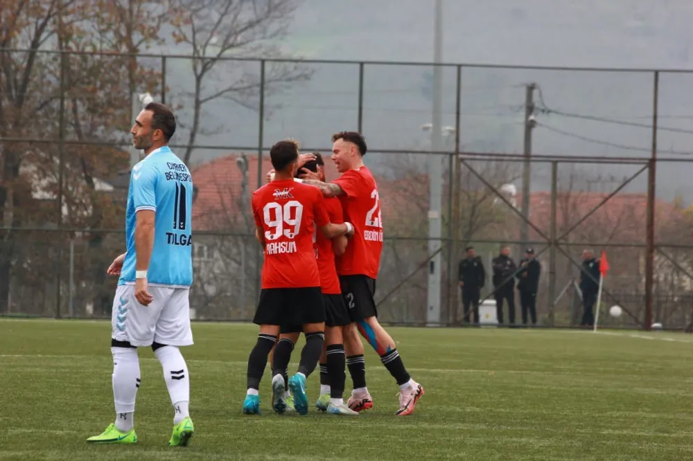 GÖLCÜKSPOR ARAYI AÇIYOR, LİDERLİKTE FARKI BÜYÜTÜYOR