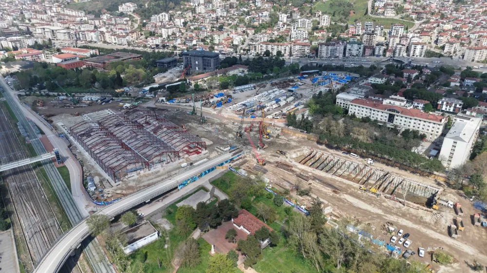 Kocaeli’nde tek seferde hayata geçirilen en büyük yatırım adım adım ilerliyor  KÖRFEZRAY METRO PROJESİNDE DUR DURAK YOK