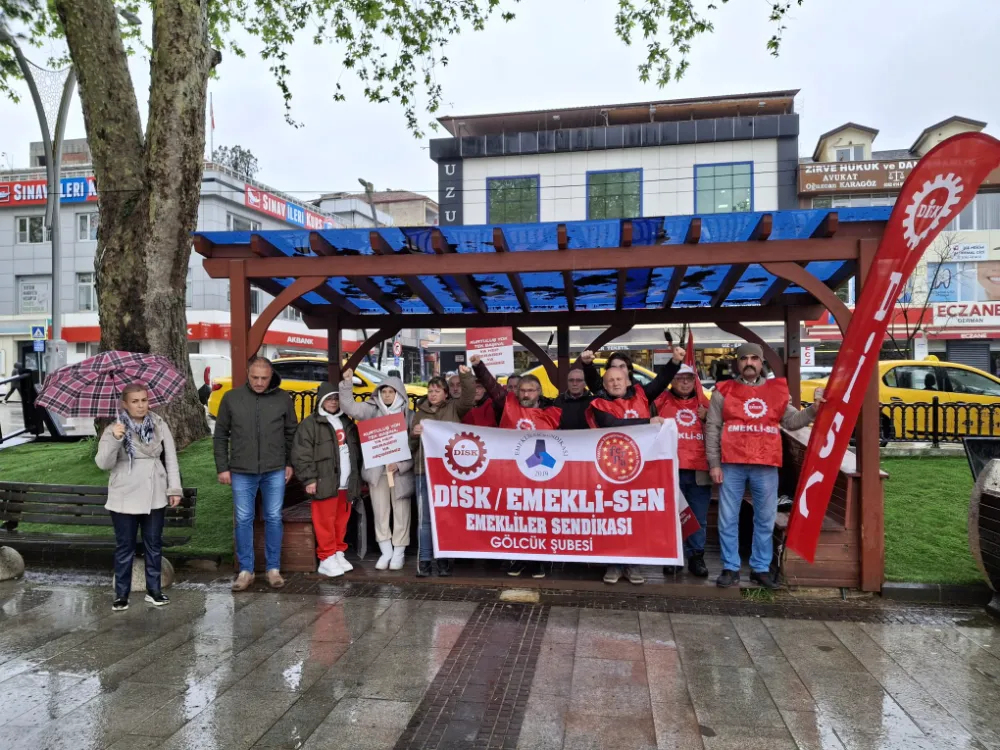 DİSK/ Emekli-Sen Gölcük Şubesi 1 Mayıs’ı Anıtpark’ta kutladı  KAYA, “1 MAYIS MÜCADELESİ DEMOKRASİ MÜCADELESİNİN TA KENDİSİDİR”