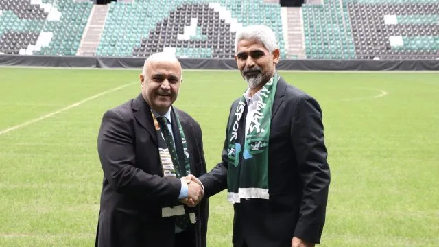 İsmet Taşdemir: “Süper Lig’de çalışmak istiyorum ama Kocaelispor’la ama başka takımla…”