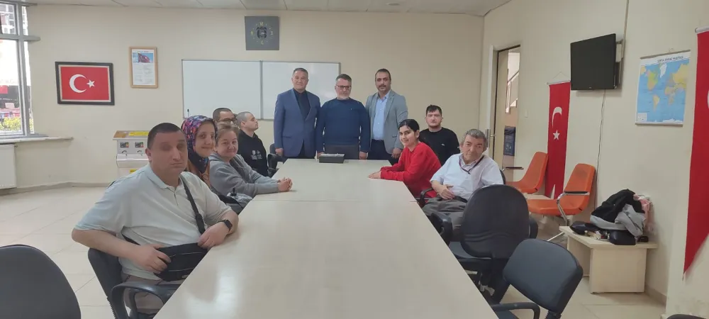 Anahtar Parti Gölcük İlçe Başkanlığından     ENGELLİLER DERNEĞİNE ZİYARET