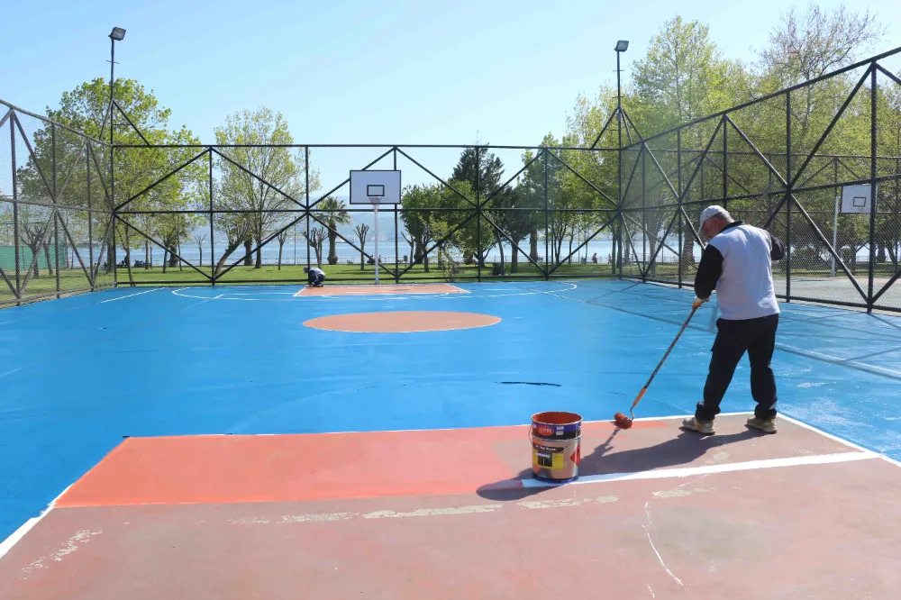 Büyükşehir, basketbol sahalarını yeniliyor