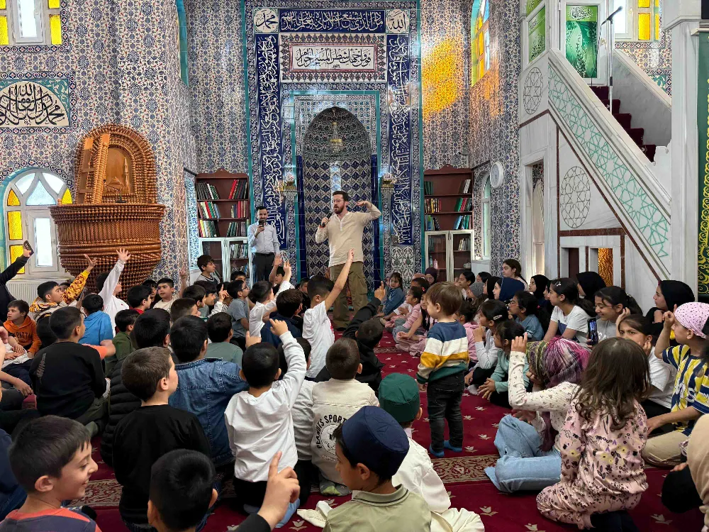 Büyükşehir’in etkinliğinde çocuklara önemli öğütlerde bulunuldu  “SOSYAL MEDYADA GÖRÜLEN HER BİLGİYE İNANMAYIN”