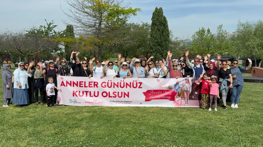 İzmit Belediyesinden anneleri gülümseten yürüyüş