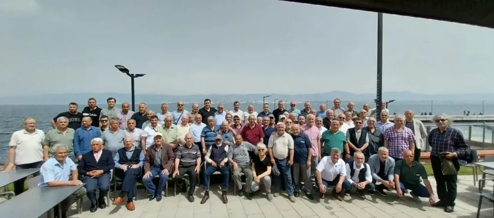 Gölcük Tersanesi 31/A Fabrikası emeklileri kahvaltıda buluştu