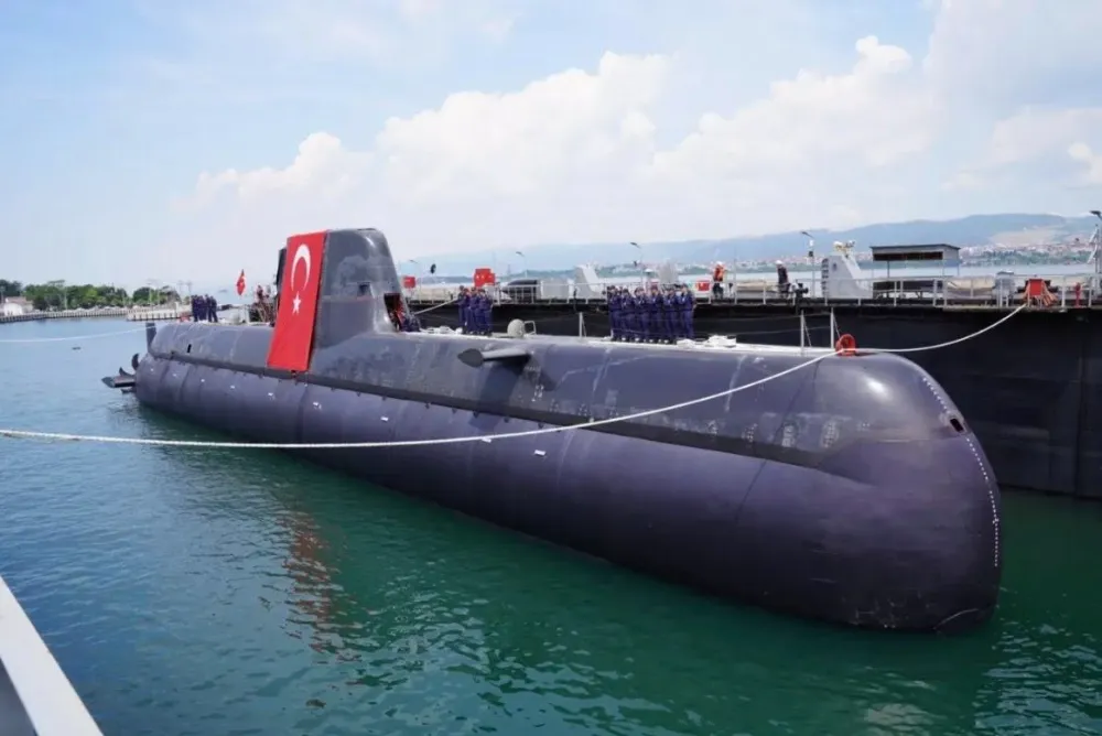 Gölcük Tersanesi Komutanlığında inşa edildi   TCG MURATREİS DENİZE İNDİRİLDİ