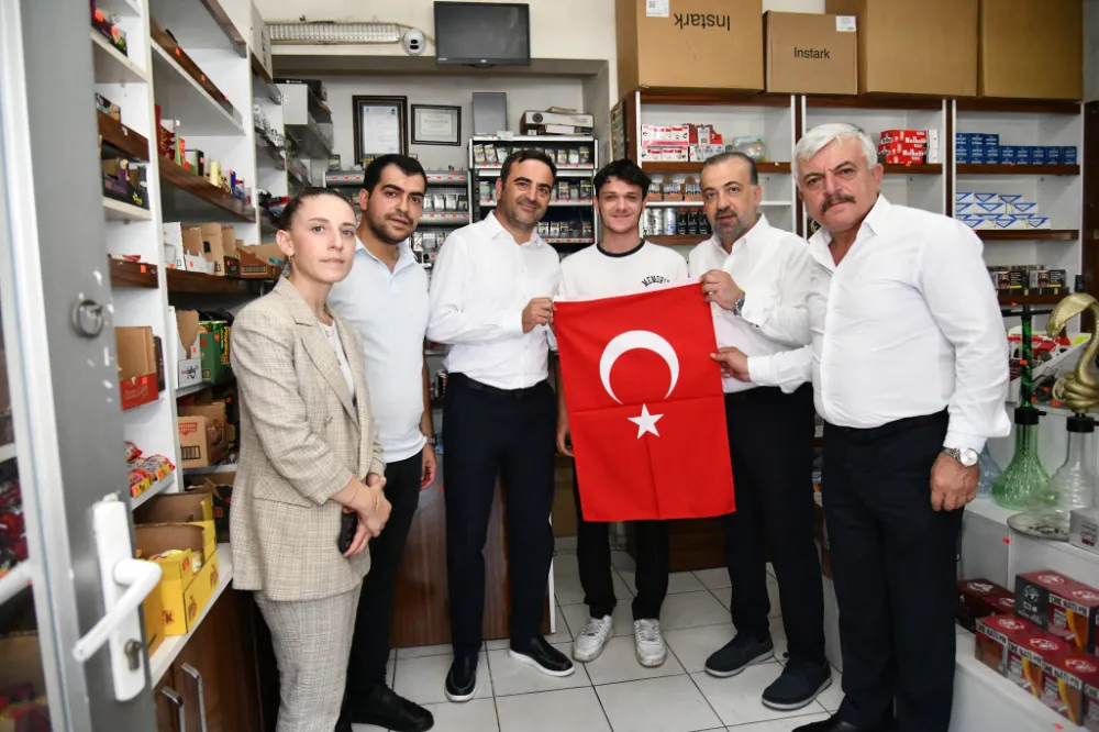 Cumhurbaşkanı Erdoğan’ın Bayrak Çağrısına Başiskele’den Güçlü Destek