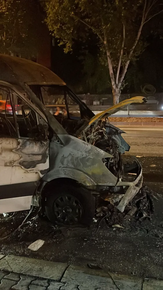 İskele Yolunda Araç Alev Alev Yandı
