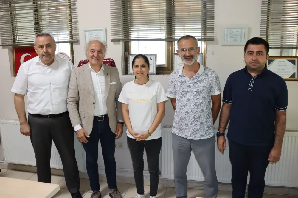 İzmit Belediyesi, muhtarlarla birlikte mahallelerin nabzını tutuyor