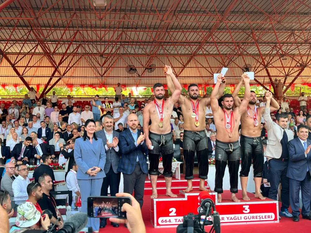 Gölcük Belediyespor pehlivanı Abdulrefik Öner   BAŞPEHLİVANLIĞA BİR ADIM DAHA YAKLAŞTI