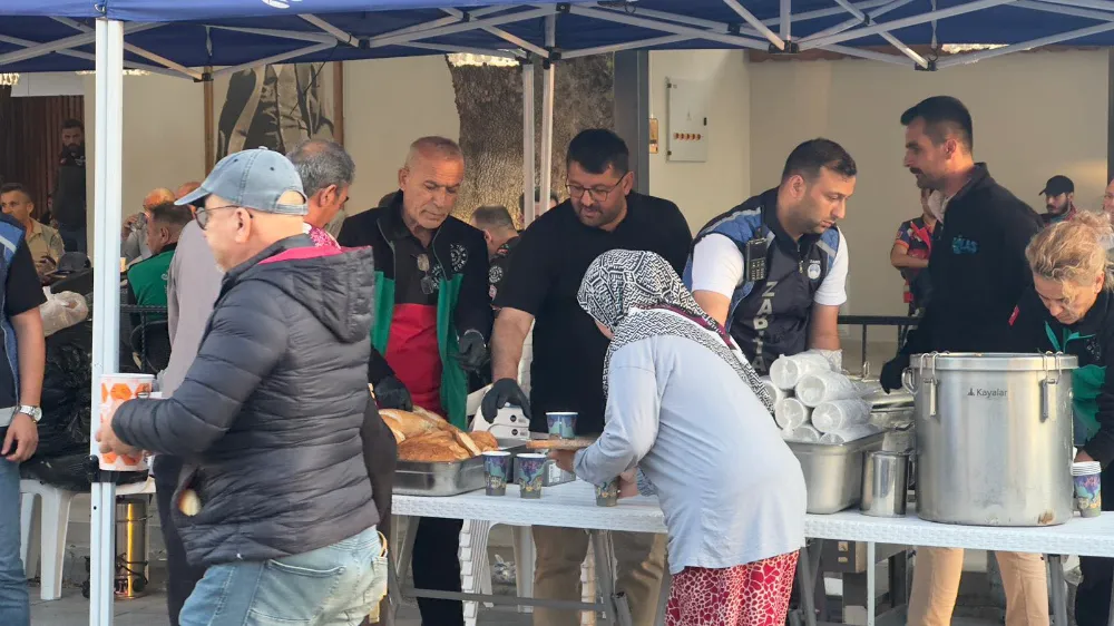 Deprem acısını en iyi bilen Gölcük Balıkesirlilerin yanında  GÖLCÜK BELEDİYESİ BALIKESİR HALKINA DESTEĞE KOŞTU