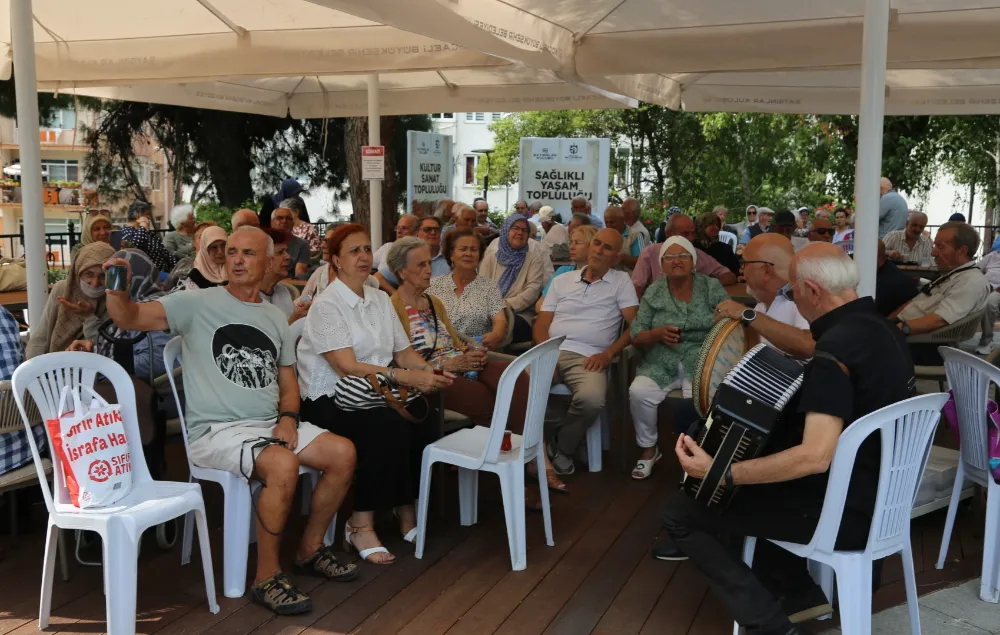 Kocaeli Büyükşehir’in gözde merkezinde keyifler yerinde;  SAYGINLAR KULÜBÜ’NDE KEYİF DOLU ETKİNLİK