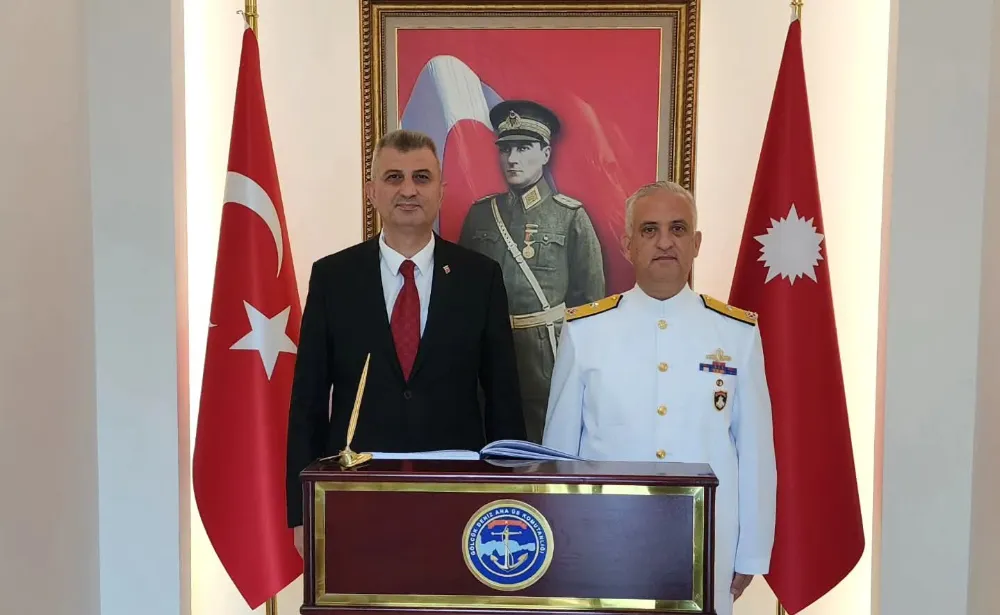Başkan Sezer’den Tuğamiral Özömek’e hayırlı olsun Ziyareti