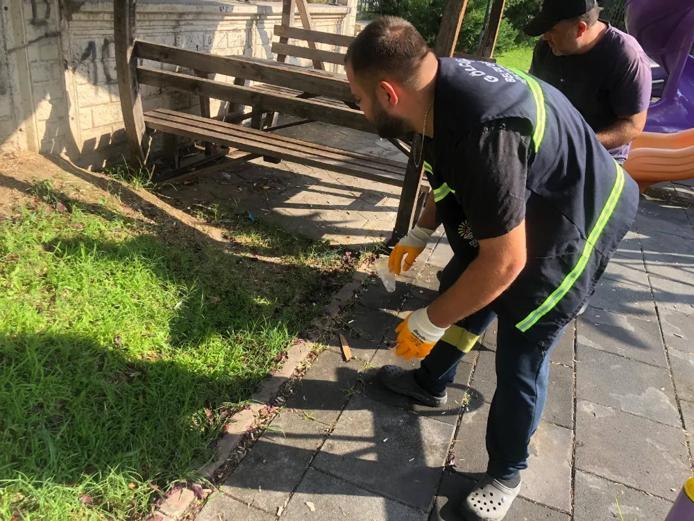 Temizlik İşleri Müdürlüğü Ekipleri Hafta Sonu Mesaisinde   PARK VE YEŞİL ALANLARDA HUMMALI BİR ÇALIŞMA GERÇEKLEŞTİRDİ