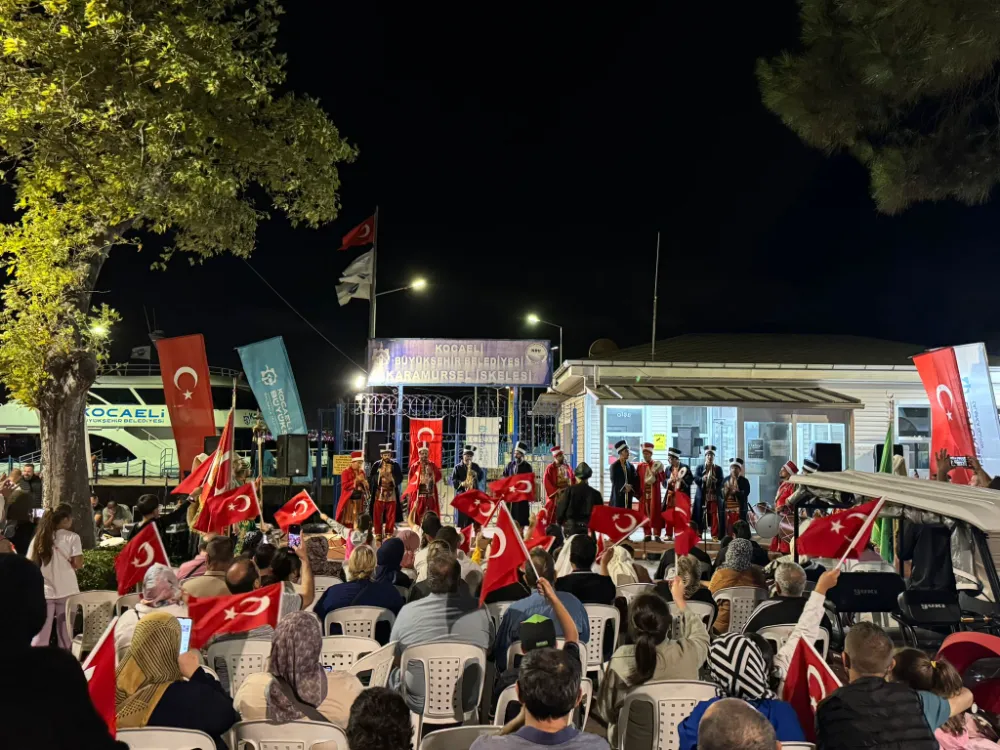 Büyükşehir’in Mehter ve Bando Takımı, Karamürsellileri coşturdu;  KARAMÜRSEL’DE 30 AĞUSTOS’A ÖZEL KONSER 