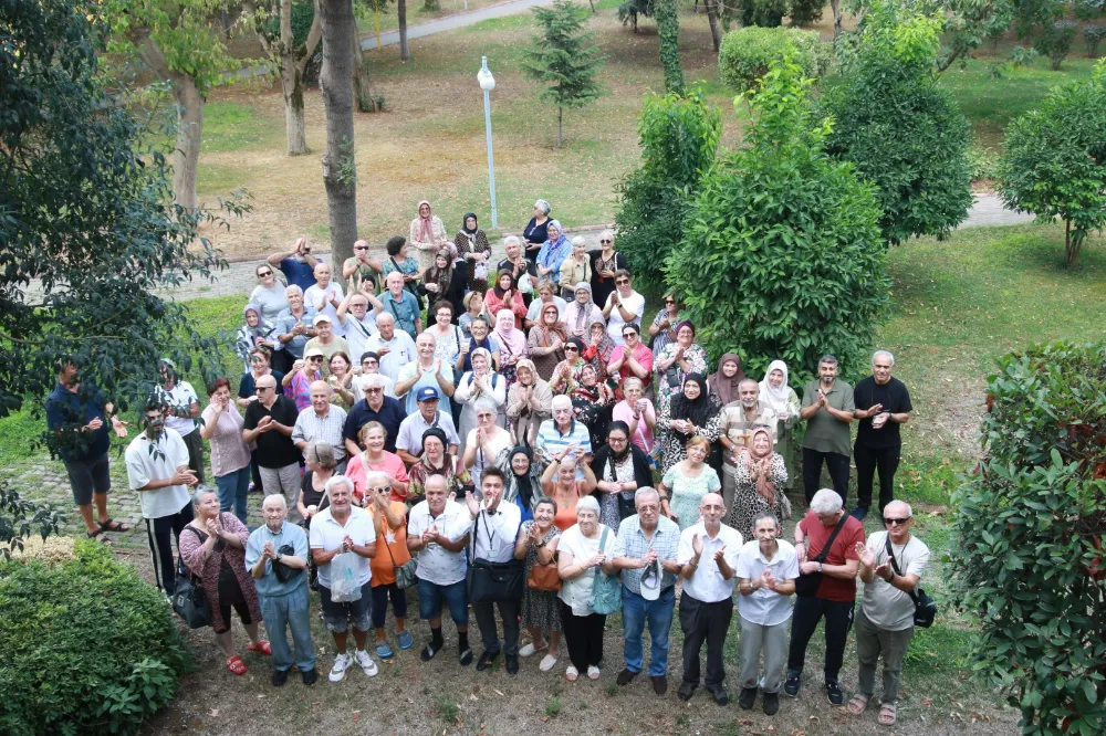 Büyükşehir, Saygınlar Kulübü üyelerini Balyanoz’da buluşturdu; KOCAELİ’NİN ÇINARLARINA HEM TATİL HEM EĞİTİM İMKÂNI