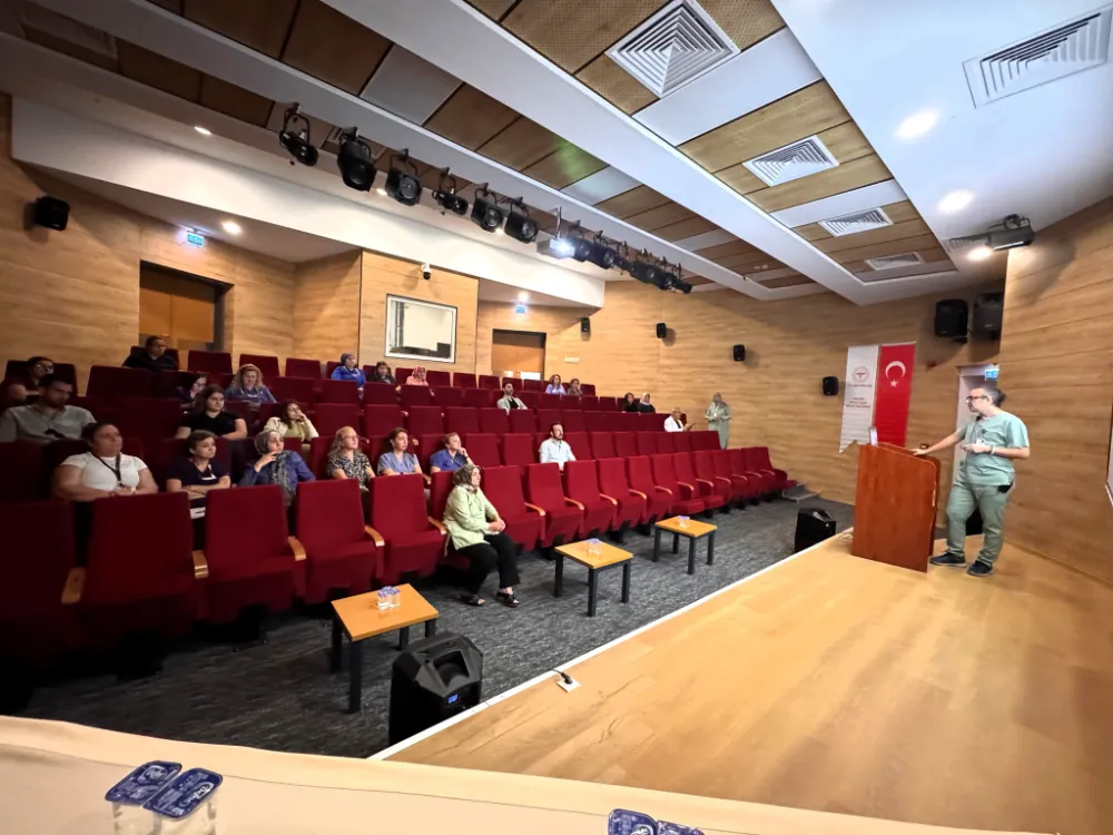 GÖLCÜK NECATİ ÇELİK DEVLET HASTANESİNDE UYUZ EĞİTİMİ DÜZENLENDİ