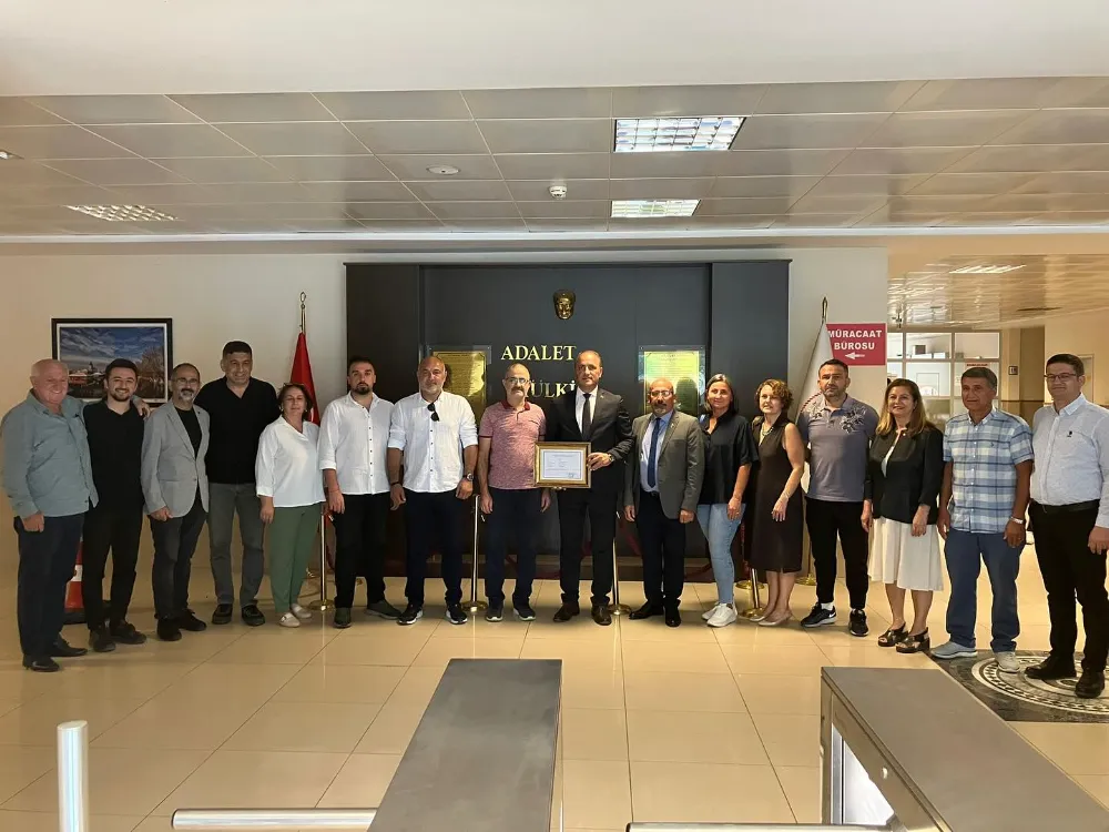 CHP Gölcük İlçe Başkanı Mehmet Uzuner Mazbatasını aldı  “BİRLİK VE BERABERLİK İÇİNDE YOLUMUZA DEVAM EDECEĞİZ”