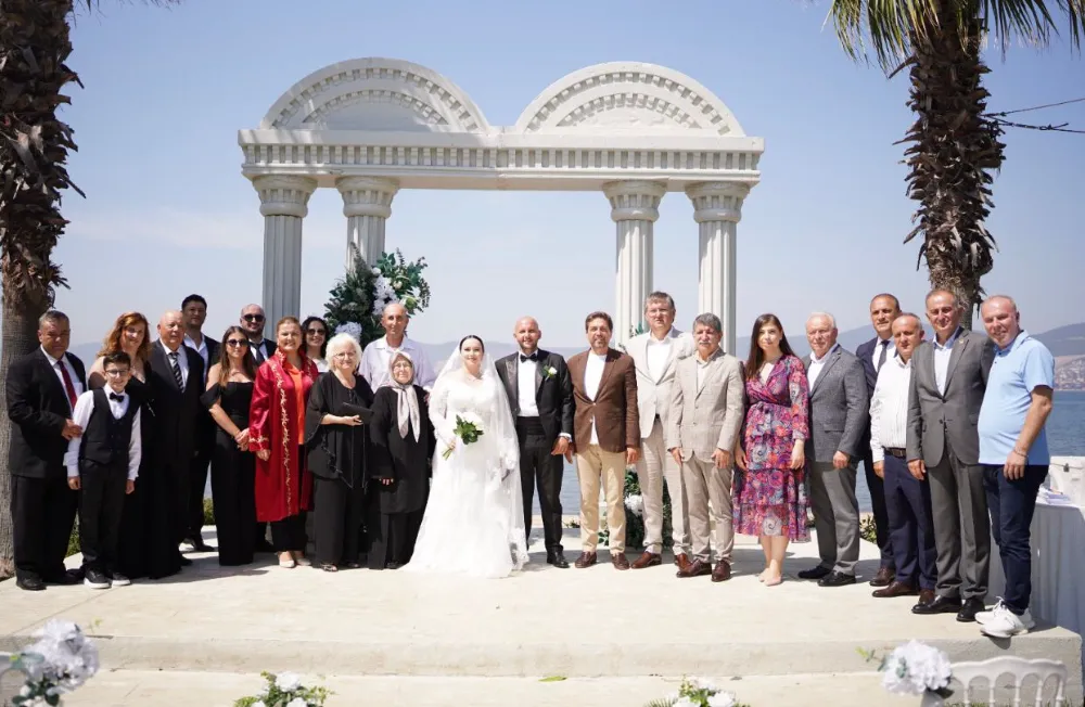 Batuhan Ahlat ve Şeyda Ergüven   GÖRKEMLİ BİR NİKAH TÖRENİYLE HAYATLARINI BİRLEŞTİRDİ