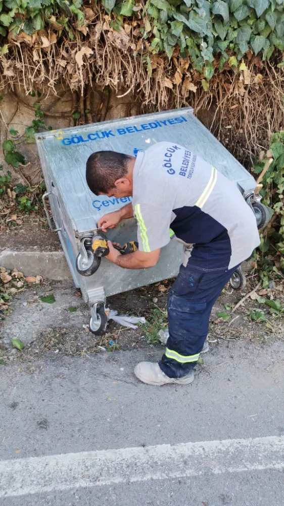 Gölcük’te konteynerler yenileniyor  KURT “HEM TASARRUF EDİYORUZ HEM DE TEMİZLİĞİ ARTIRIYORUZ”