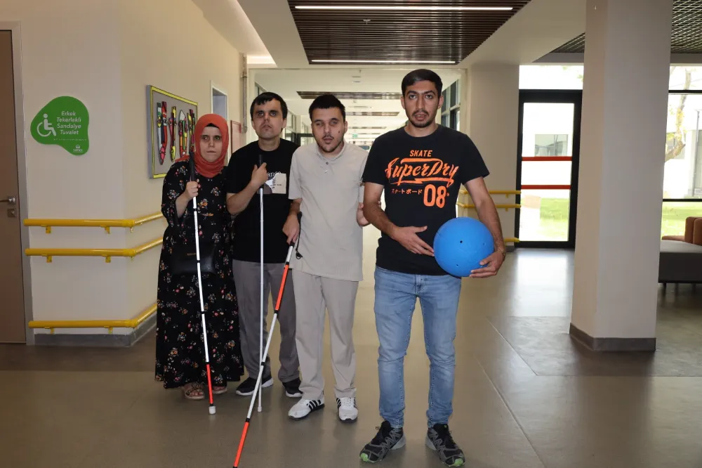 Gonca’nın görme engelli hocası öğrencilere ışık oluyor; EĞİTİM TUTKUSU GONCA’DA ENGEL TANIMIYOR