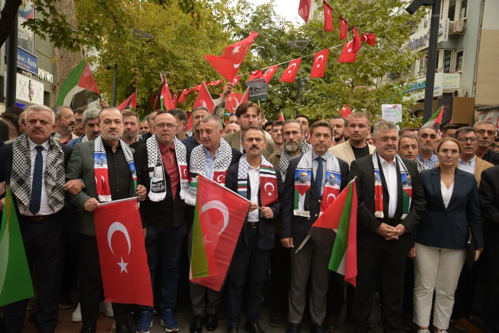 Vali İlhami Aktaş, Kocaeli’de Filistin için SUMUD Mitingine Katıldı