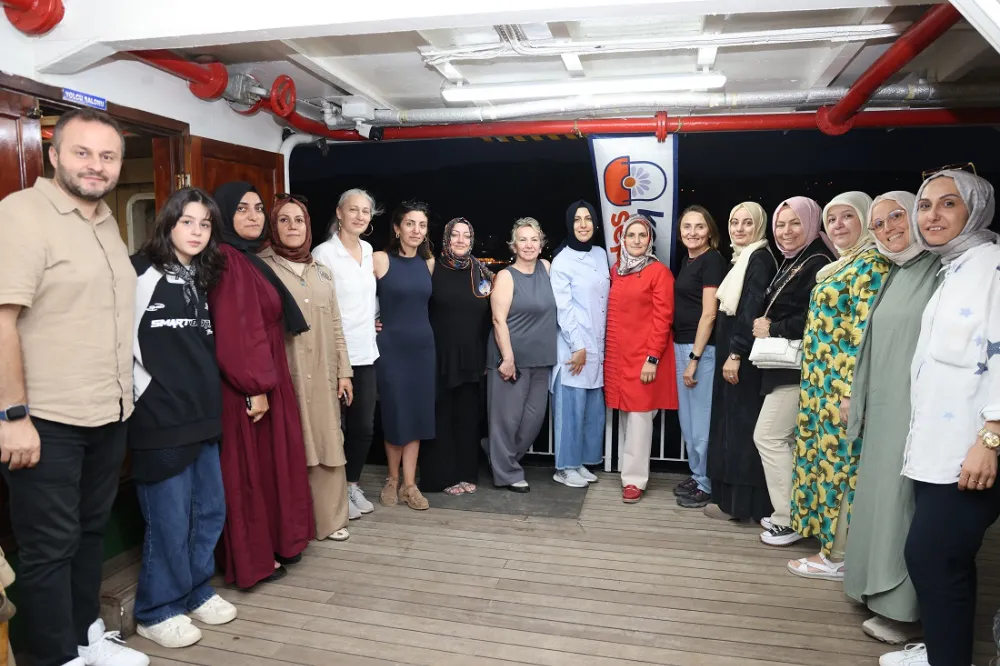 Bir yılın yorgunluğunu mehtap turu ile attılar;  ÜRETİME ARA, MEHTAP TURU İLE KEYİFLİ BİR MOLA