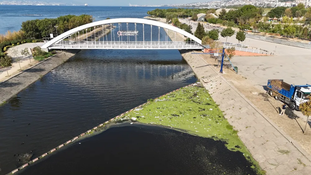 Kocaeli Büyükşehir, İzmit Körfezi’nin sağlığını koruyor;  İZMİT KÖRFEZİ’NE TEMİZLİK KALKANI 