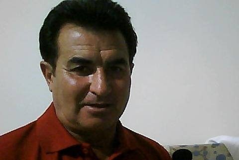 Gölcük’ün çok sevilen Öğretmeni Hüseyin Seyhan emekli oldu ‘HAKKINIZI HELAL EDİN’